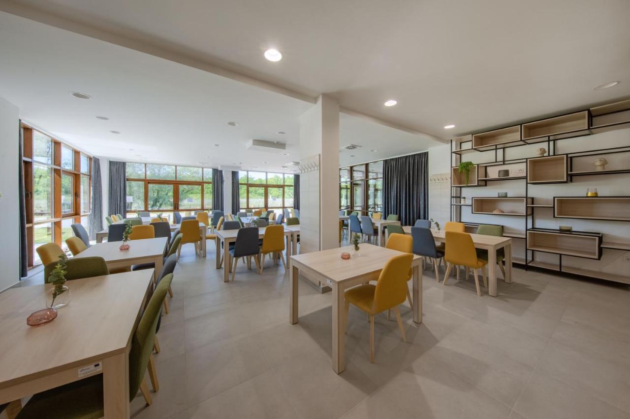 Hostel Otocki Virovi Otok  Zewnętrze zdjęcie