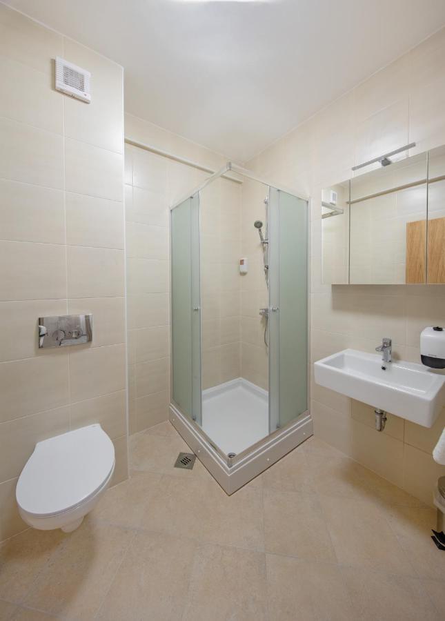 Hostel Otocki Virovi Otok  Zewnętrze zdjęcie