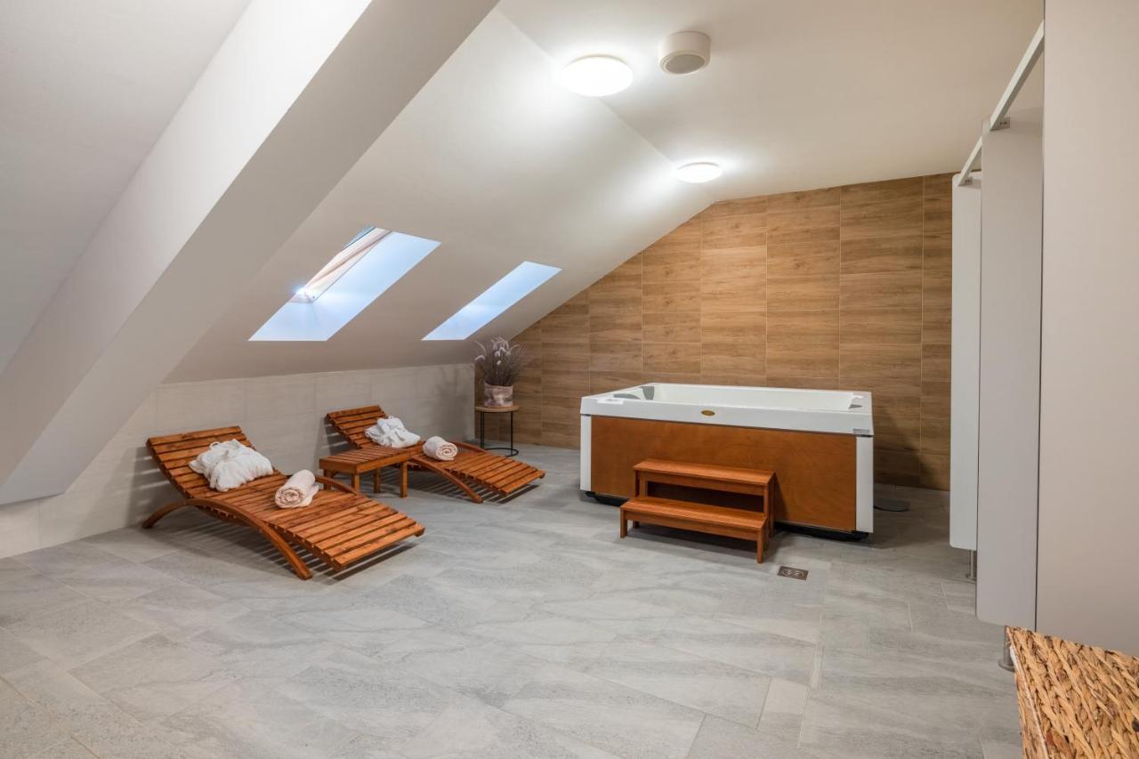 Hostel Otocki Virovi Otok  Zewnętrze zdjęcie