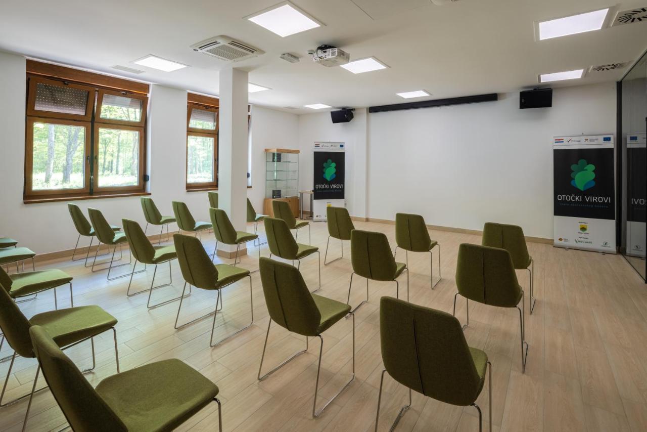 Hostel Otocki Virovi Otok  Zewnętrze zdjęcie